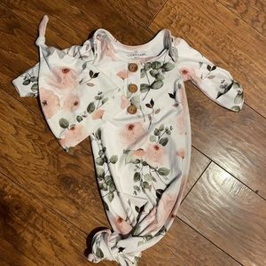 Caden Lane Baby Girl Sleep Gown & Hat Set 0-3